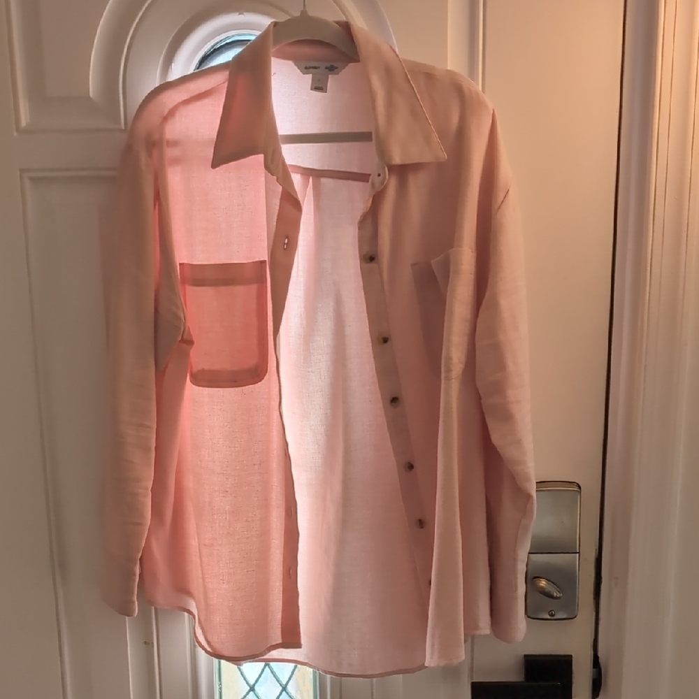 Old Navy Soft Pink Boyfriend Shirt - Picture 2 of 3